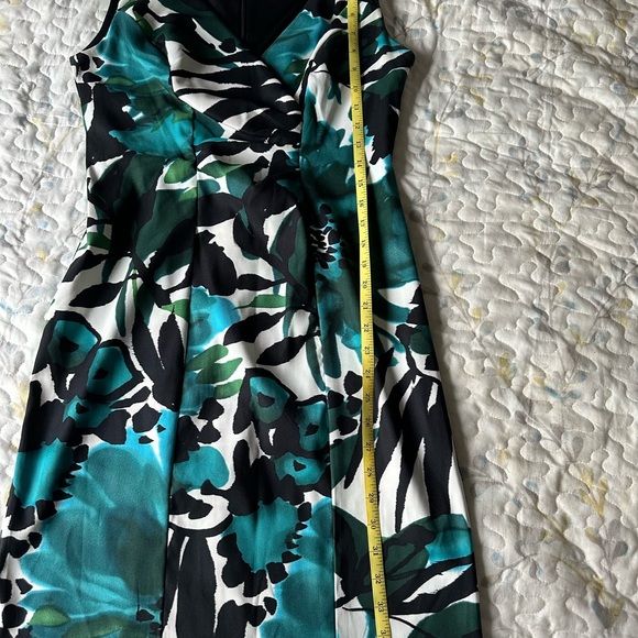 Connected apparel. Smart work dress. - Picture 4 of 8